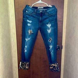 Beautiful Leopard print jeans. W9/ 28
